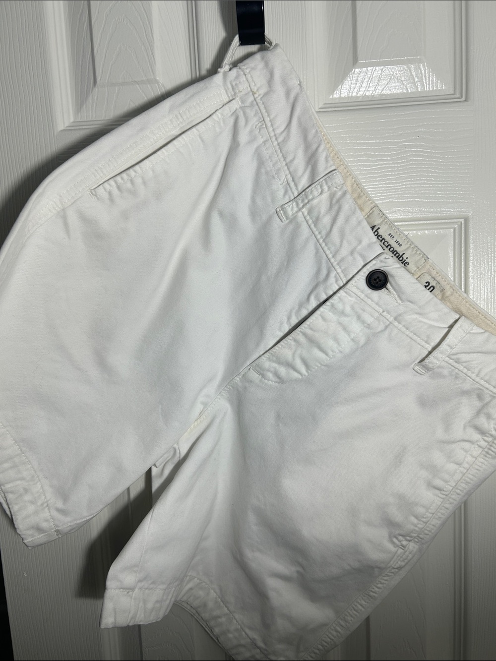 Abercrombie & Fitch White Flat Front Men's Chino Shorts